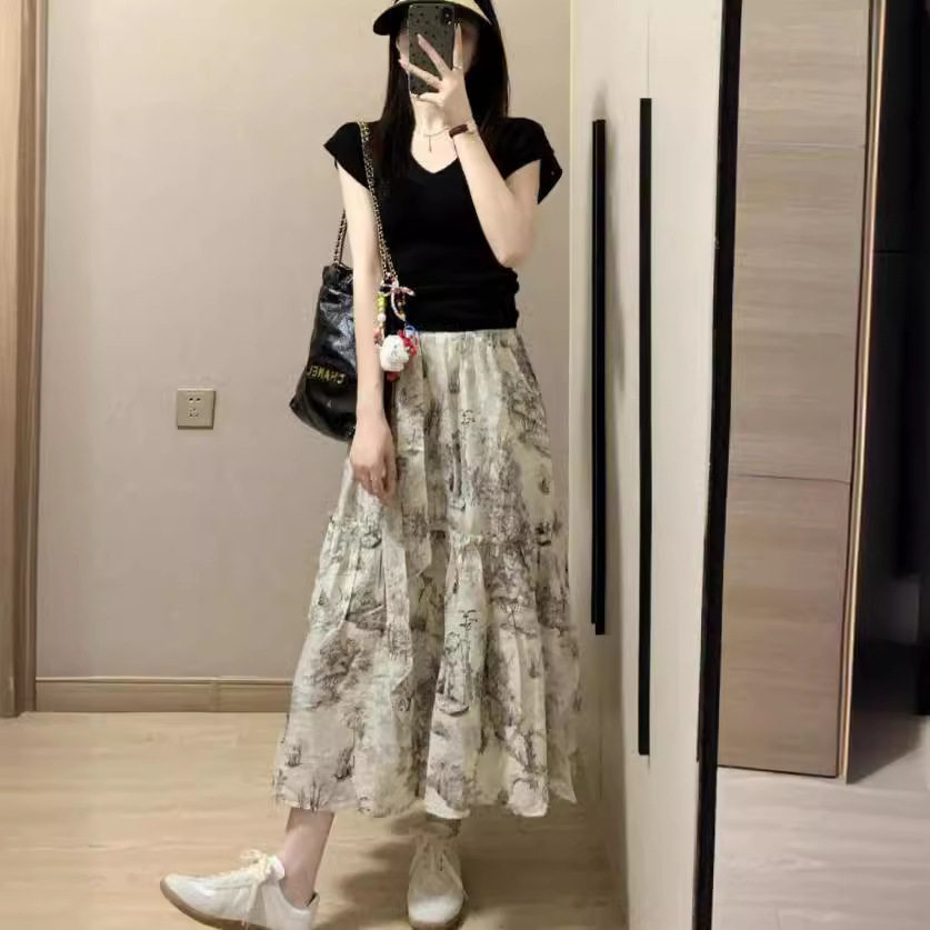 夏季2024新款女装时尚减龄连衣裙女黑色短袖上衣配碎花半裙两件套