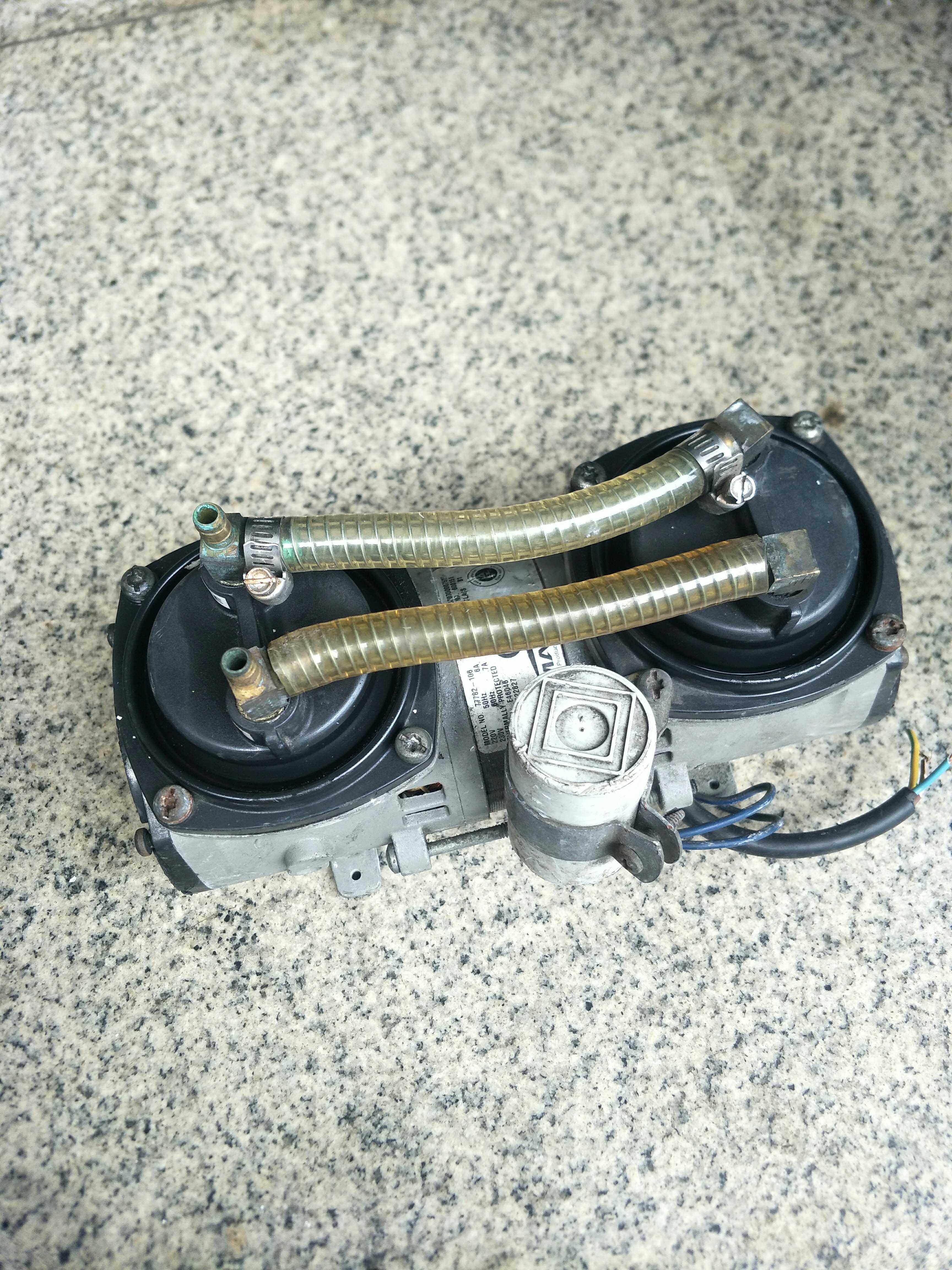 二手进口220v美国托马斯thomas 77782-106双头隔膜气泵 真空泵