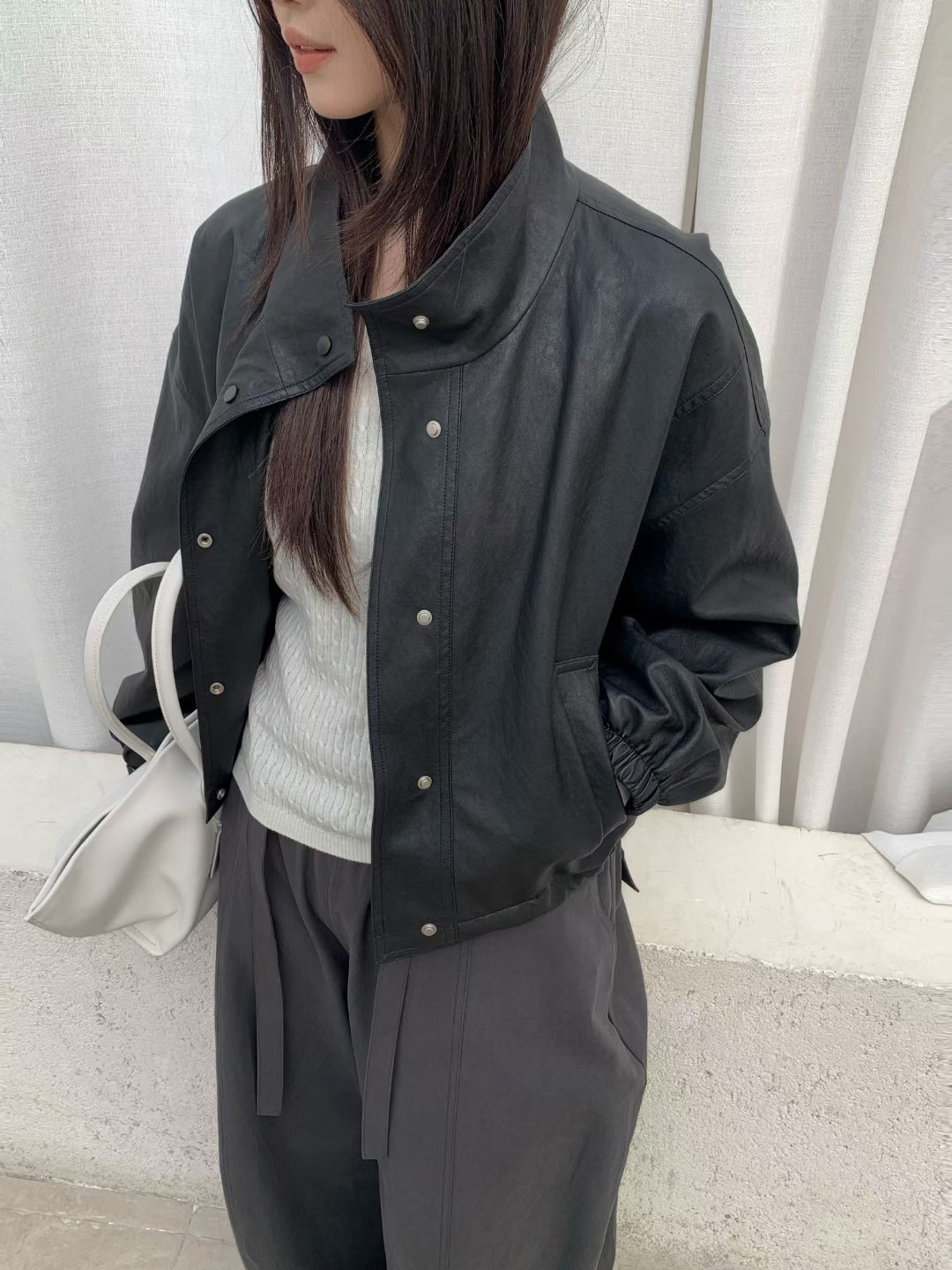 韩国CALOSCI时尚高级感立领纯色下摆抽绳显瘦拉链皮衣夹克外套女