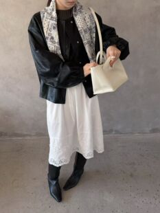 米蓝汇7598韩国时尚 高级感圆领单排扣蛋白皮皮衣夹克外套配丝巾女