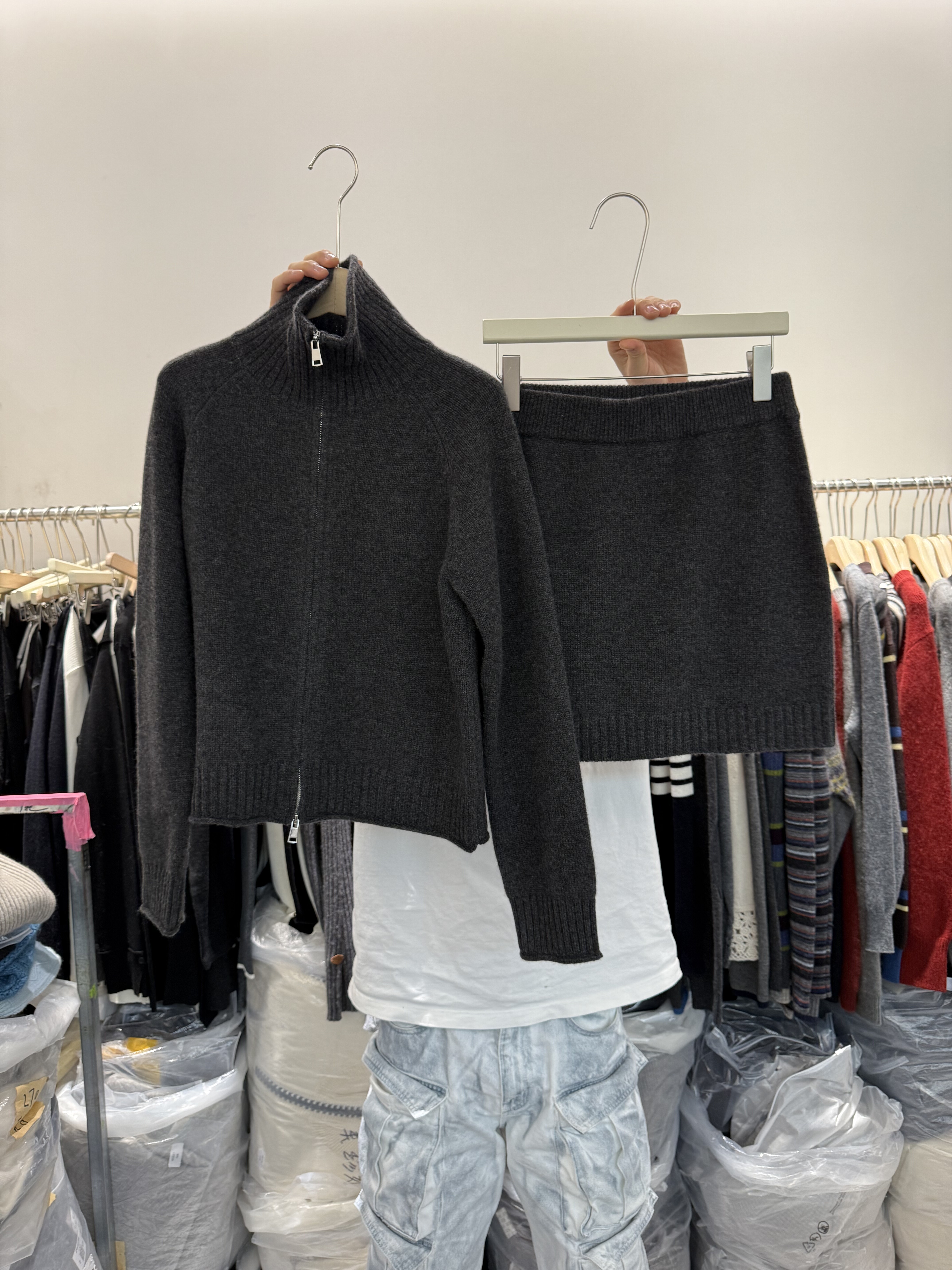 立领拉链针织开衫+半身裙两件套