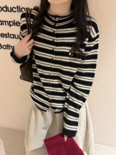 韩系设计感立体蘑菇刺绣半高圆领绵羊毛条纹针织开衫百搭软糯上衣
