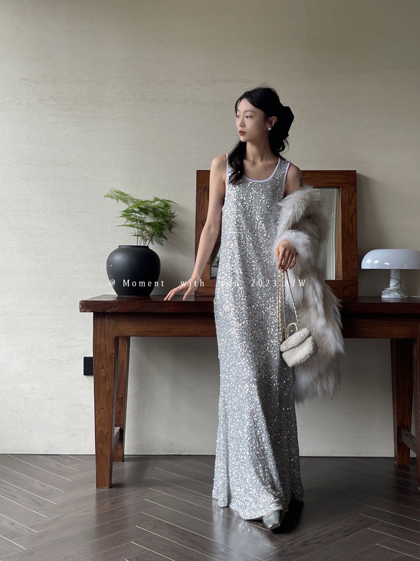 moment高级感重工丝绒钉片背心连衣长裙秋冬时髦小众内搭连衣裙女