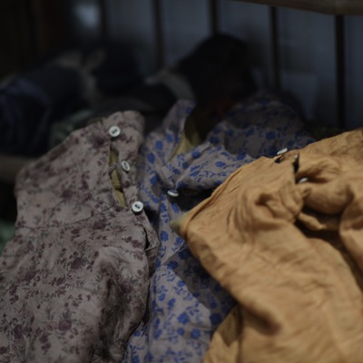 古苎麻双层高领侧开叉中长袍