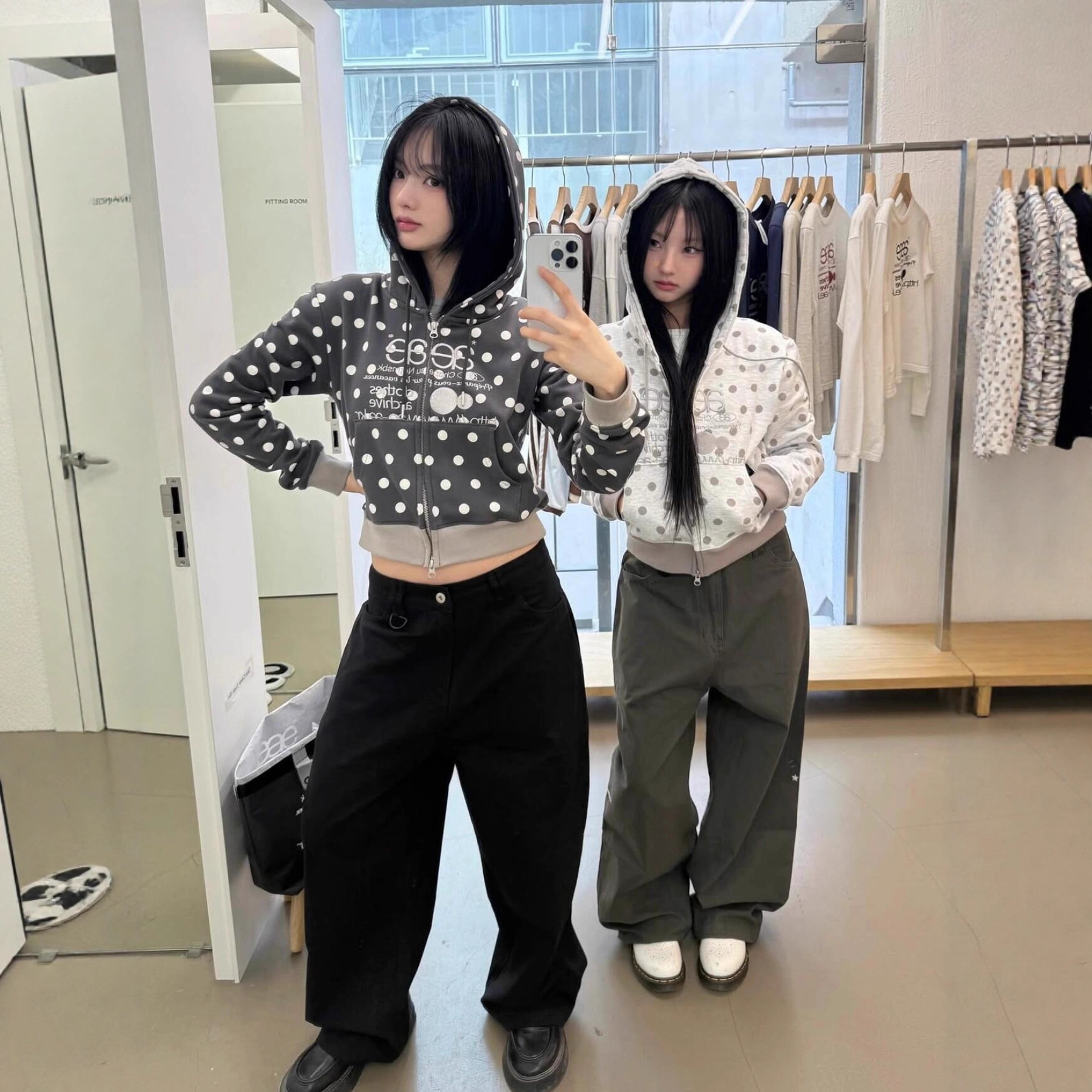 现货韩国aeae连帽卫衣女秋冬款辣妹修身短款波点字母刺绣外套上衣