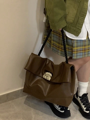 学生大容量百搭邮差包通勤托特包