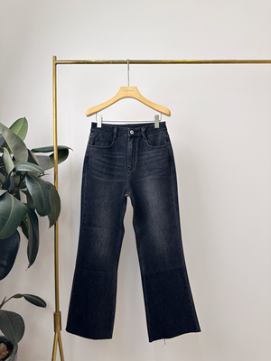 GOLDENBARRY|金和百瑞 506030女装黑色微喇九分牛仔裤