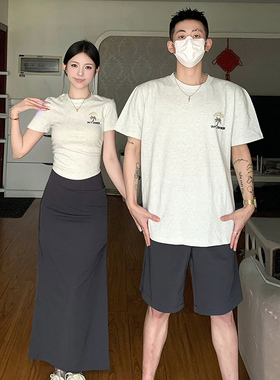 情侣装夏季2025新款韩版宽松短袖T恤小众设计休闲百搭半身裙套装