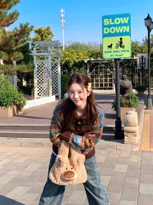 慵懒风彩色条纹翻领毛衣女冬季外穿高级感宽松加厚长袖针织衫上衣