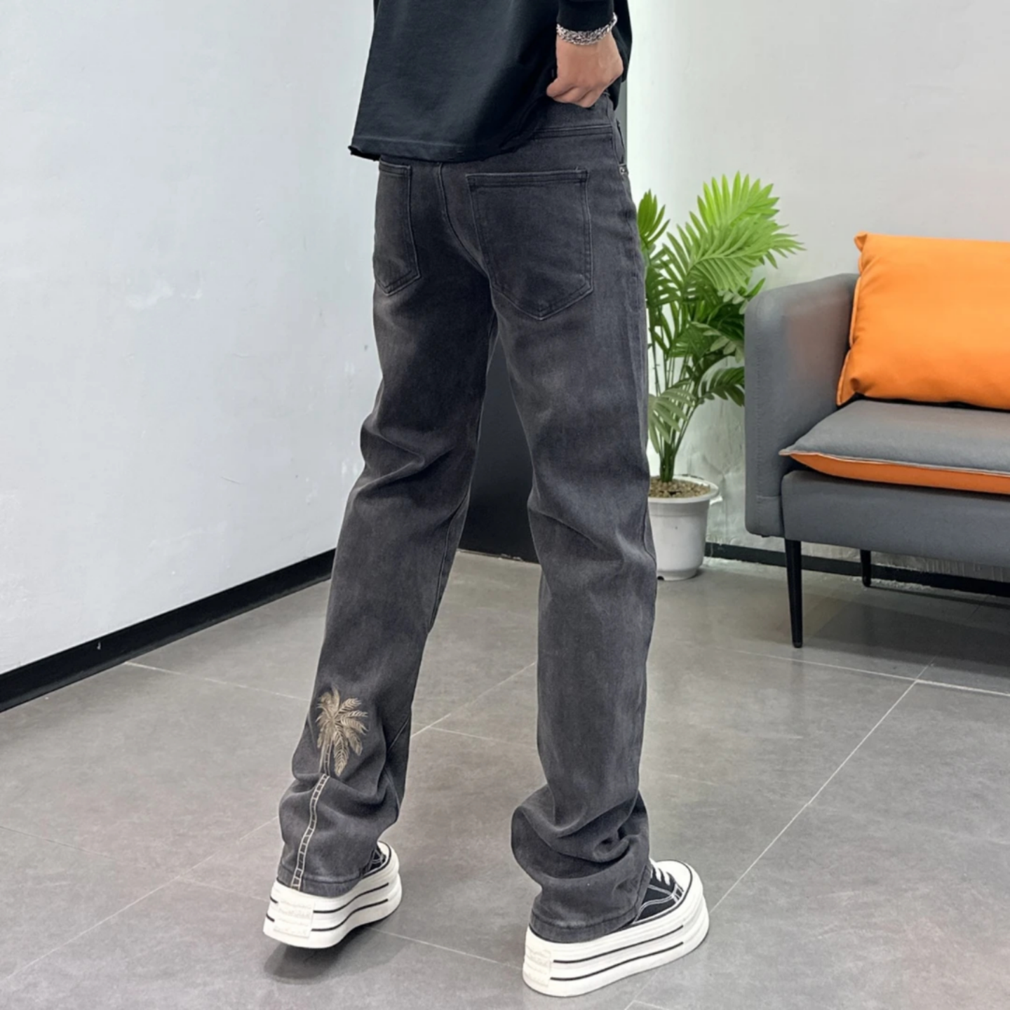 黑灰色复古做旧直筒休闲裤男士冬季新品椰子树设计款时尚牛仔长裤