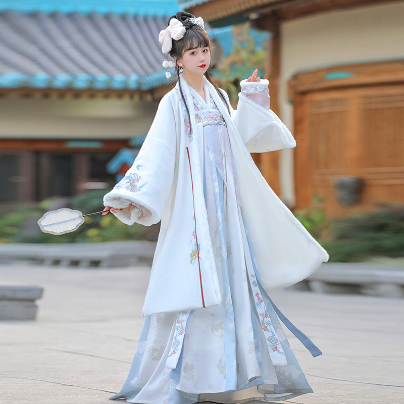雪盈盈明制汉元素女加绒加厚中国风齐胸襦裙长袄古装套装过年秋冬