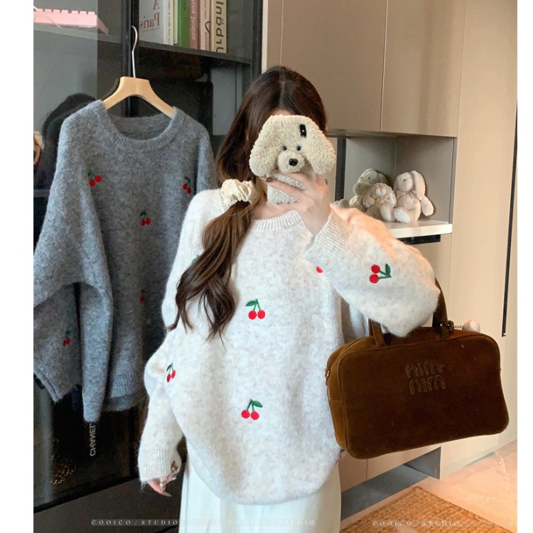 慵懒风刺绣小樱桃毛衣针织上衣