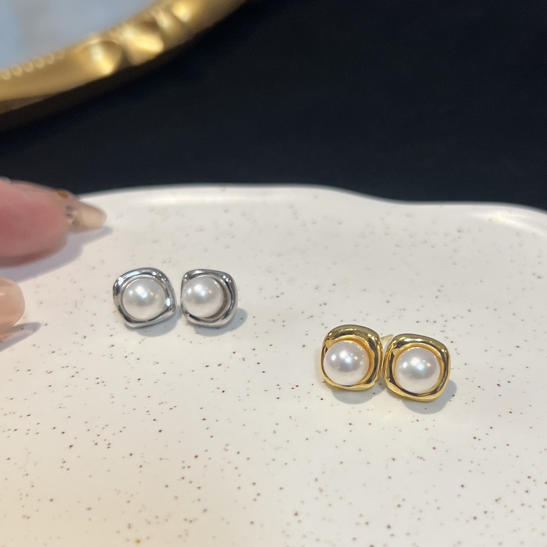 s925银几个小方耳钉6-7mm天然淡水珍珠