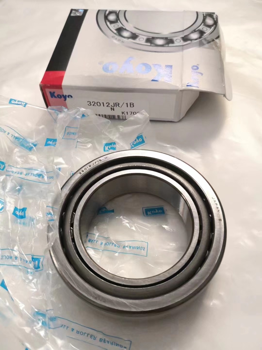 32012JR/1B 兰德酷路泽 雷克萨斯LX450/LX470 沙漠王 差速器轴承