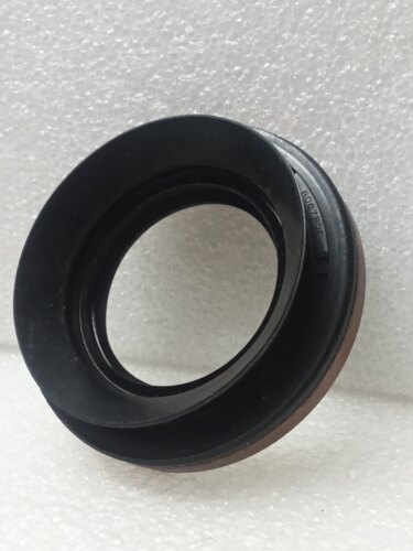 BD6780E  尺寸 36.5X61X9/17.9mm 汽车油封