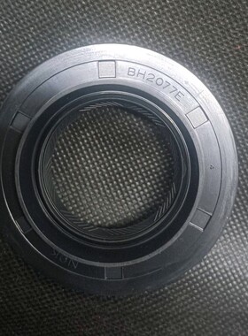 BH2077E  BH2992 MT034A13  半轴油封
