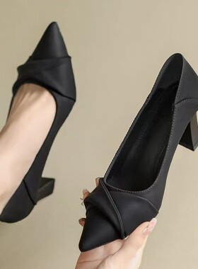 小皮鞋黑色软皮高跟鞋女粗跟春法式简约浅口尖头上班面试工作单鞋