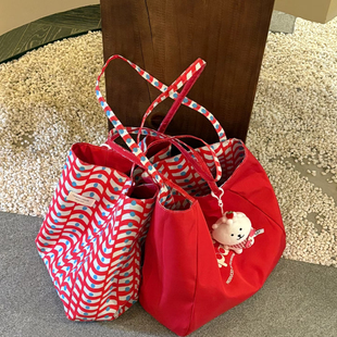 韩系红色休闲格纹帆布包包女大容量字母单肩托特包双面背通勤布袋