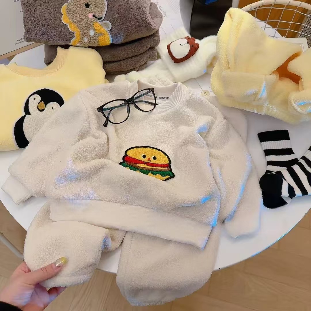 儿童加绒睡衣宝秋冬季新款加厚家居服男童女童云朵绒外穿保暖套装