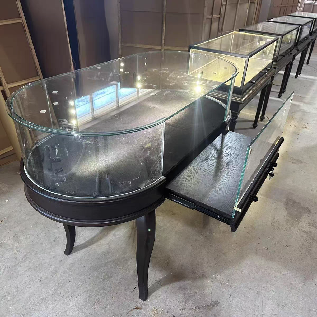易开店珠宝展示柜首饰玉器陈列柜中古展台弧形玻璃柜台陈列柜定制