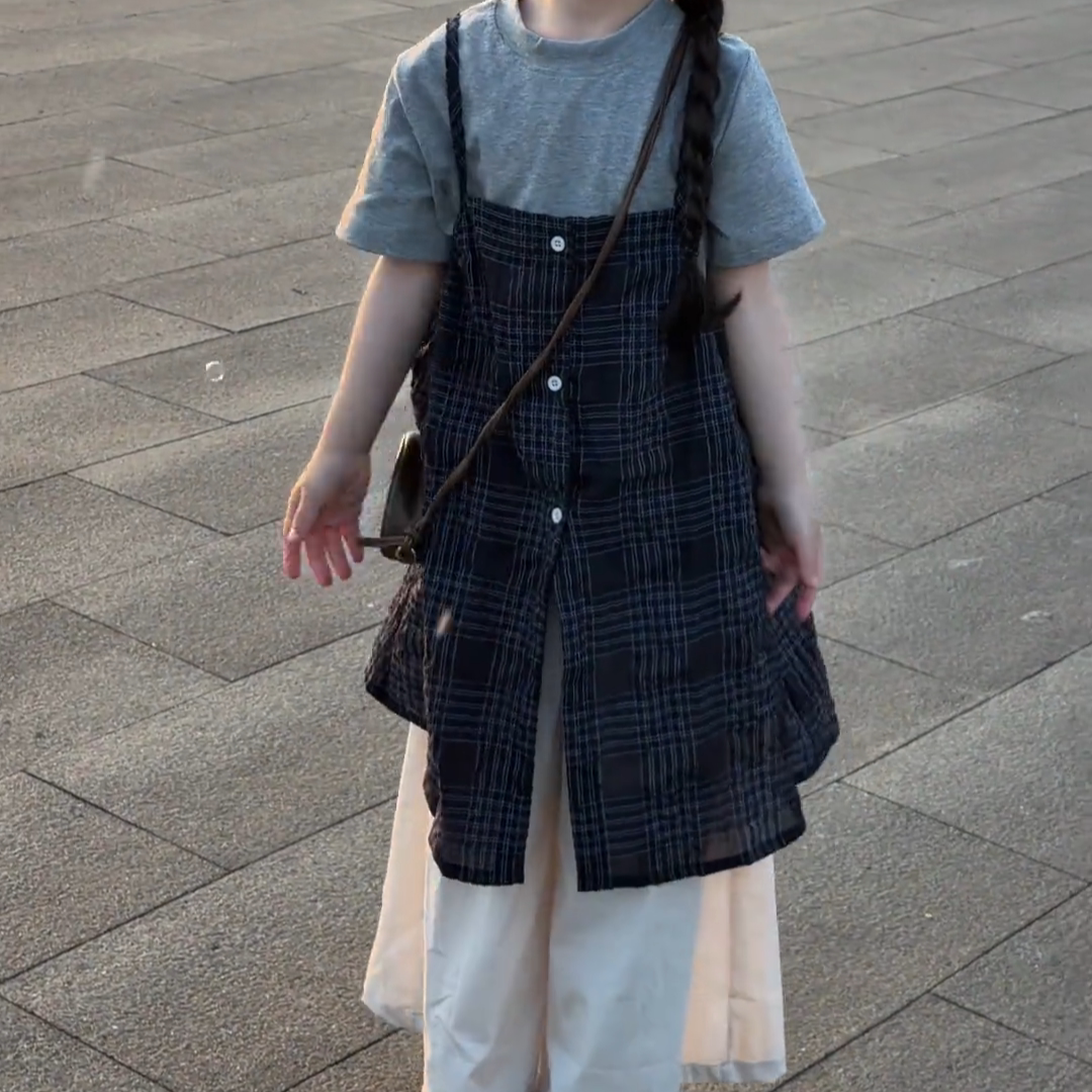 女童套装2026女童短袖T恤格子吊带连衣裙三件套春夏季长裤薄套装