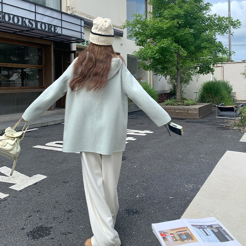 米白色连帽毛呢外套女冬季赫本今年流行高级韩系温柔小个子呢大衣,女装毛呢外套,2D109