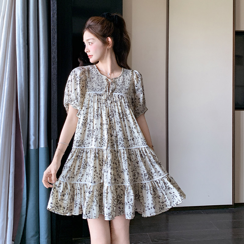 小个子独特漂亮娃娃裙女2025新款夏日清纯系海边度假风碎花连衣裙图片