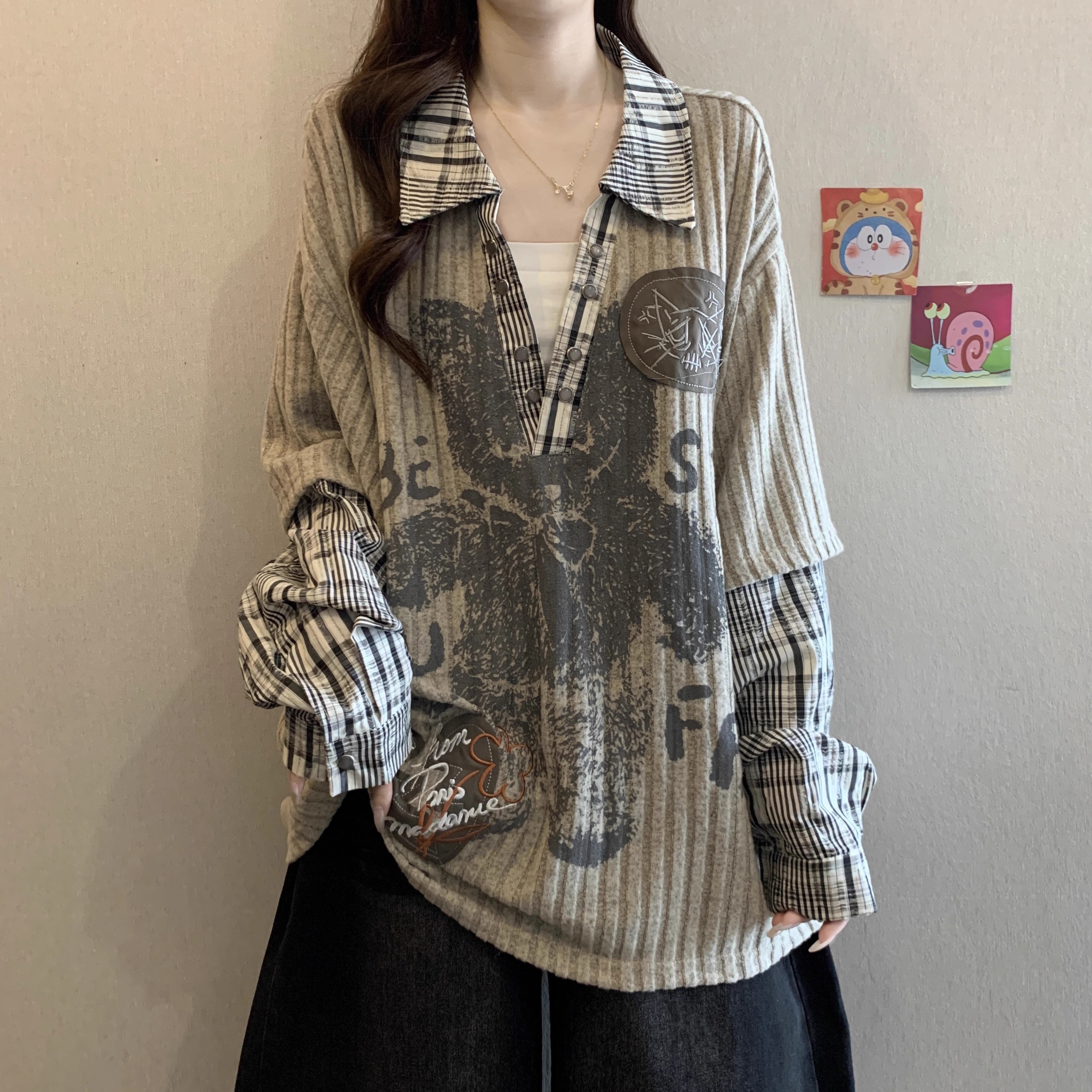 大码新款设计感胖MM美式复古甜酷风印花V领宽松假两件上衣女