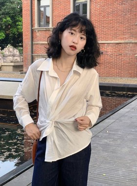 好在 当天9折+立减到手158小个子法式天丝宽松扭结设计长袖白衬衫