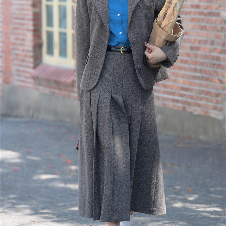 好在 街角老书店 小个子进口全羊毛人字纹重工前后压褶A字百褶裙,女装/女士精品,半身裙,淘宝优惠券,粉丝福利购,淘宝优惠卷