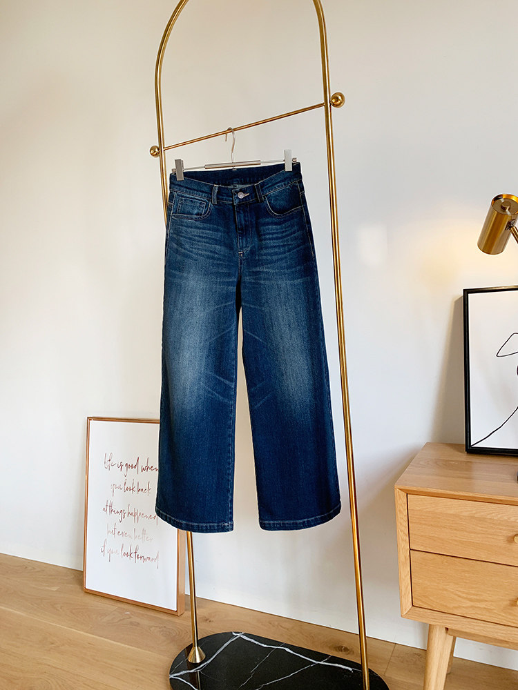 解放双腿,轻松穿出时尚感,好搭的九分阔腿牛仔裤 显瘦深色