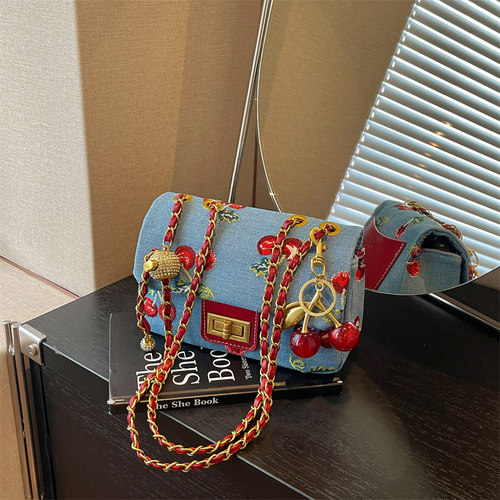 vinmiss樱桃刺绣牛仔小方斜挎包