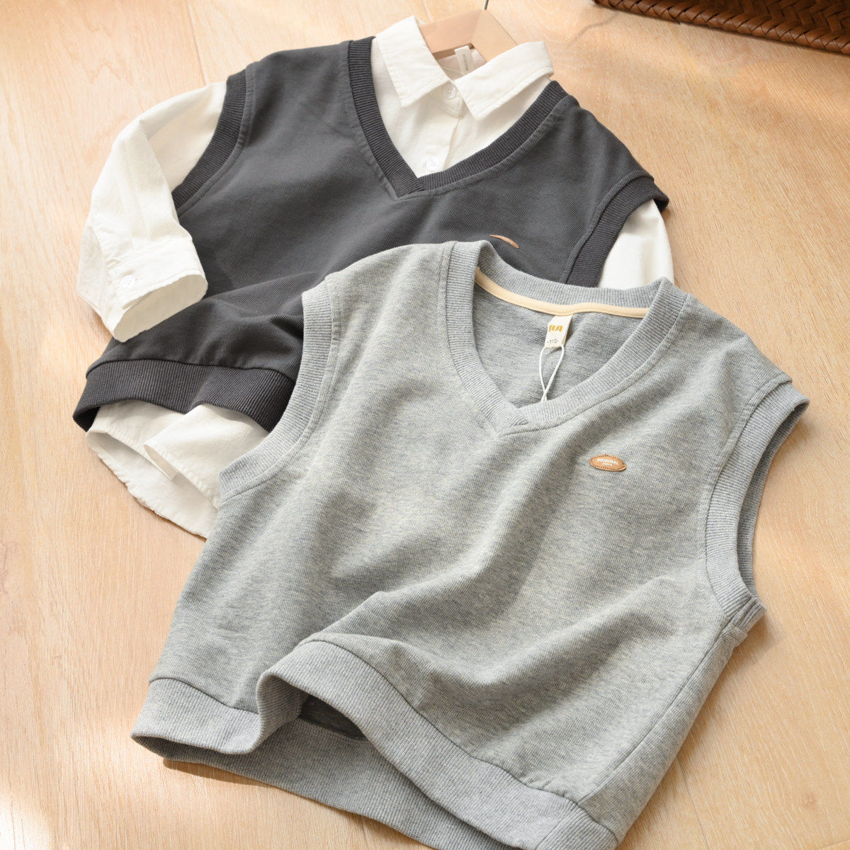 特 儿童纯棉针织马甲 男童女童V领纯色无袖上衣帅气 春秋款童装