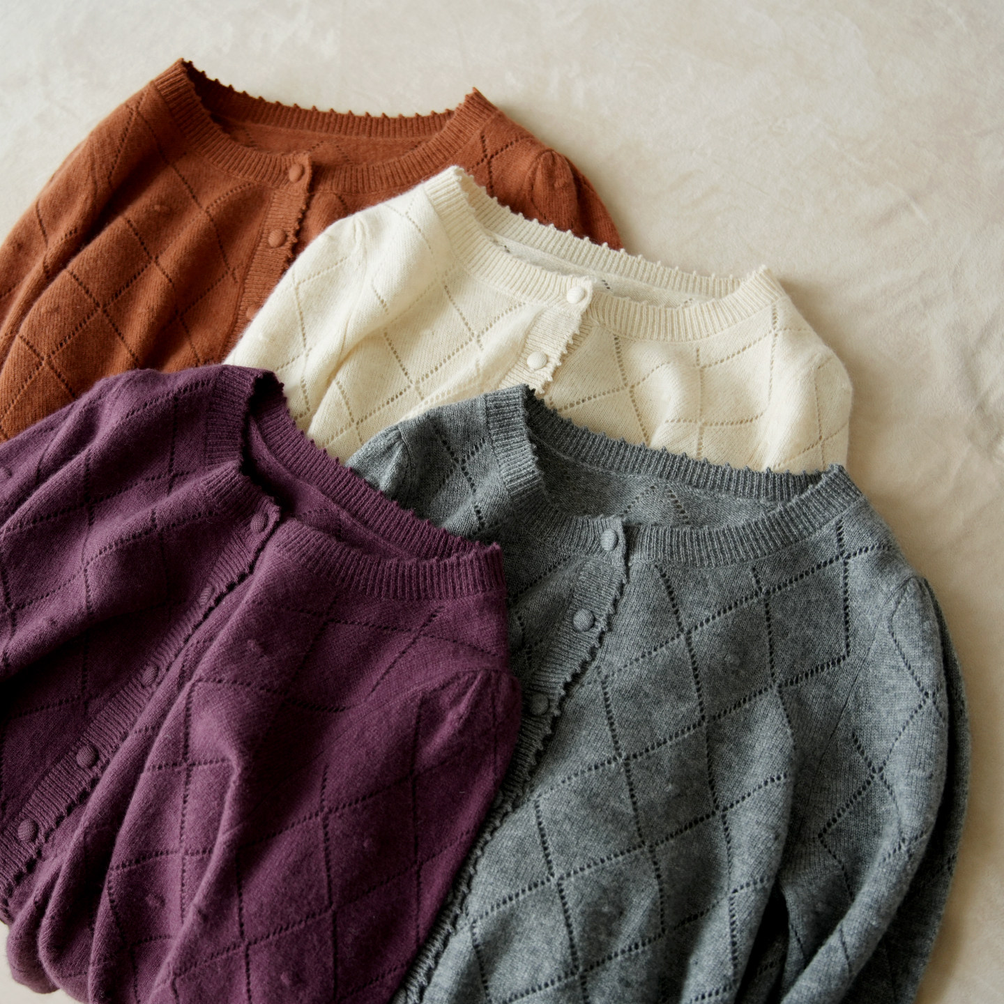 反季福利无补 含羊毛 女士圆领花边包扣方格开衫 秋冬款女装,女装/女士精品,毛衣,淘宝优惠券,粉丝福利购,淘宝优惠卷