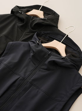 33975 男士软壳马甲复合一体绒 户外加绒保暖连帽背心外套k