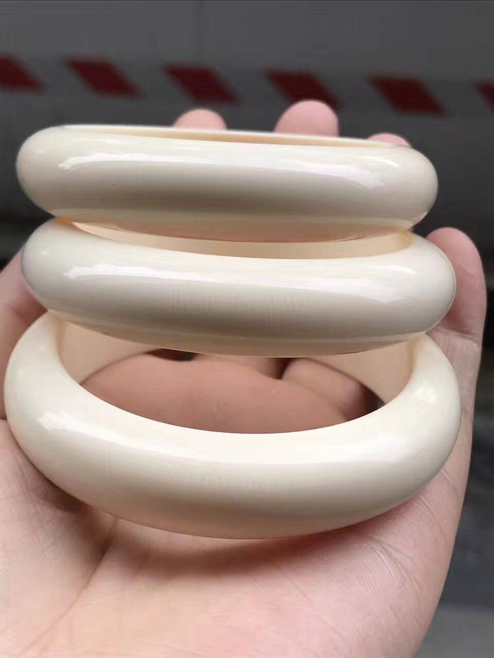 象牙白文玩饰品送妈妈礼物贵妃镯