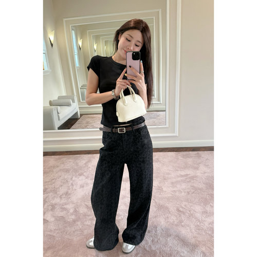 版型牛牛黑色印花牛仔裤