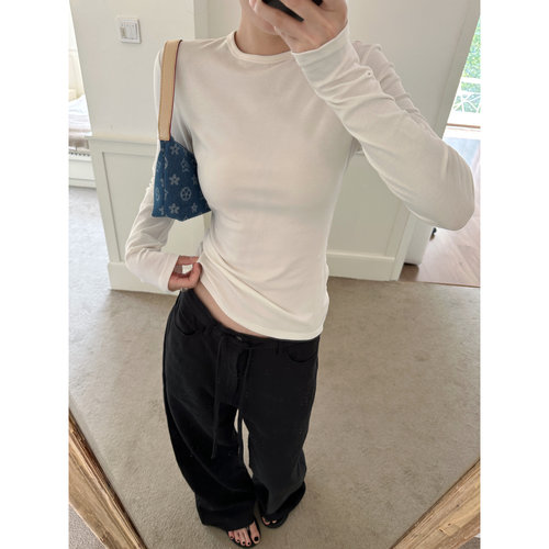 超牛版型直角肩小蛮腰打底T恤