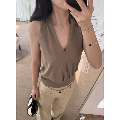 质气姐姐专线清透天丝v领上衣