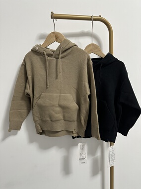 宝儿w连帽毛衣，男女宝都可以，0352