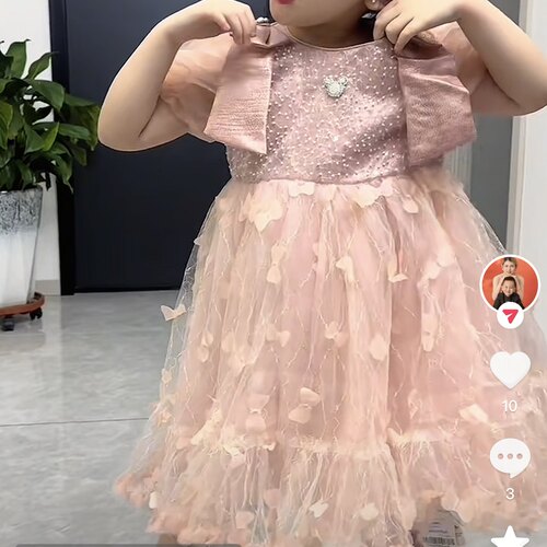 超美  女宝粉色连衣裙，纱纱裙，公主裙，偏小，043