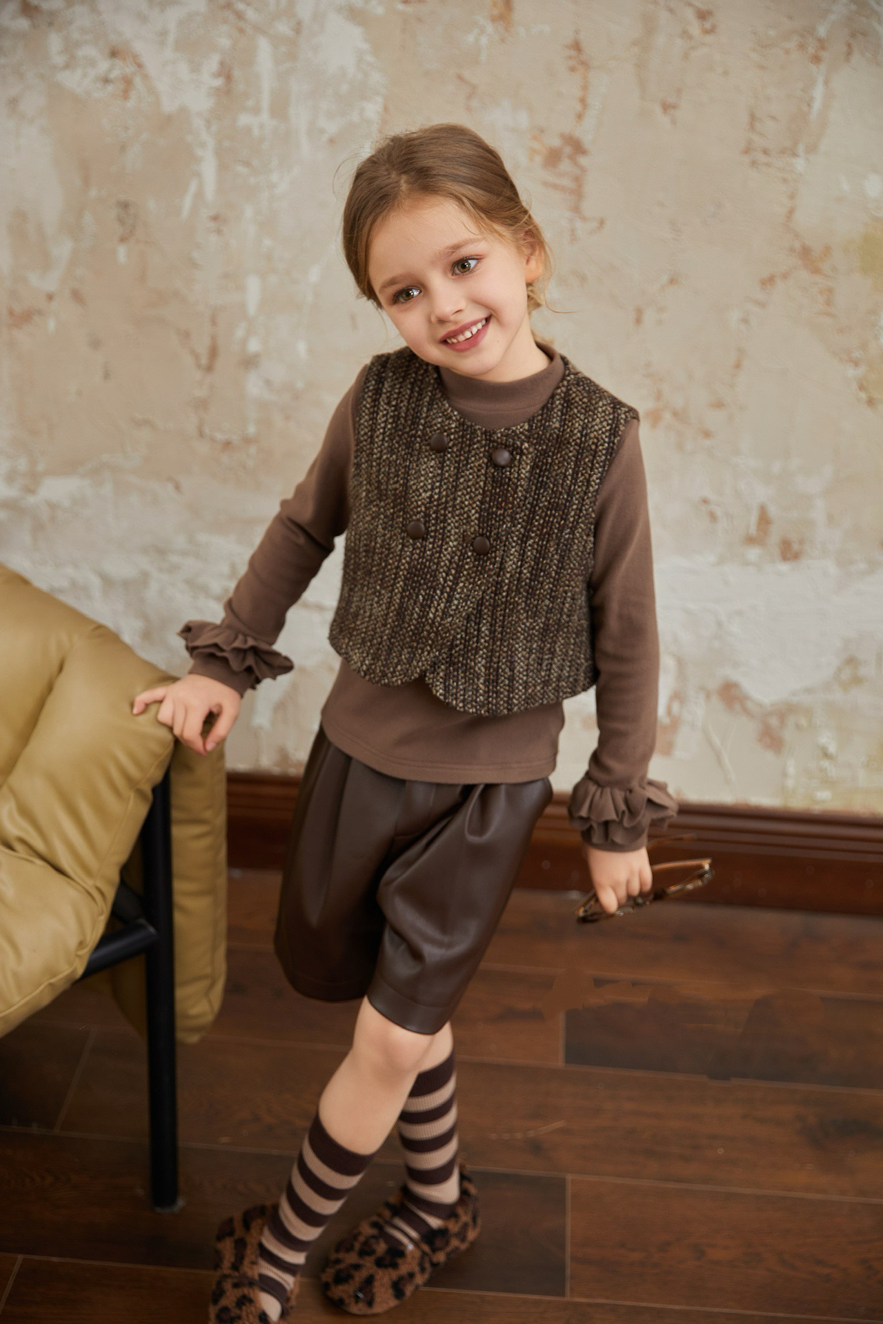 宝儿w女宝咖啡色半高领打底衫,花边袖口,高弹力,1728