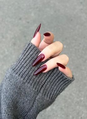 纯手工穿戴甲新年氛围感显白酒红色美甲气质简约辣妹可拆卸假指甲