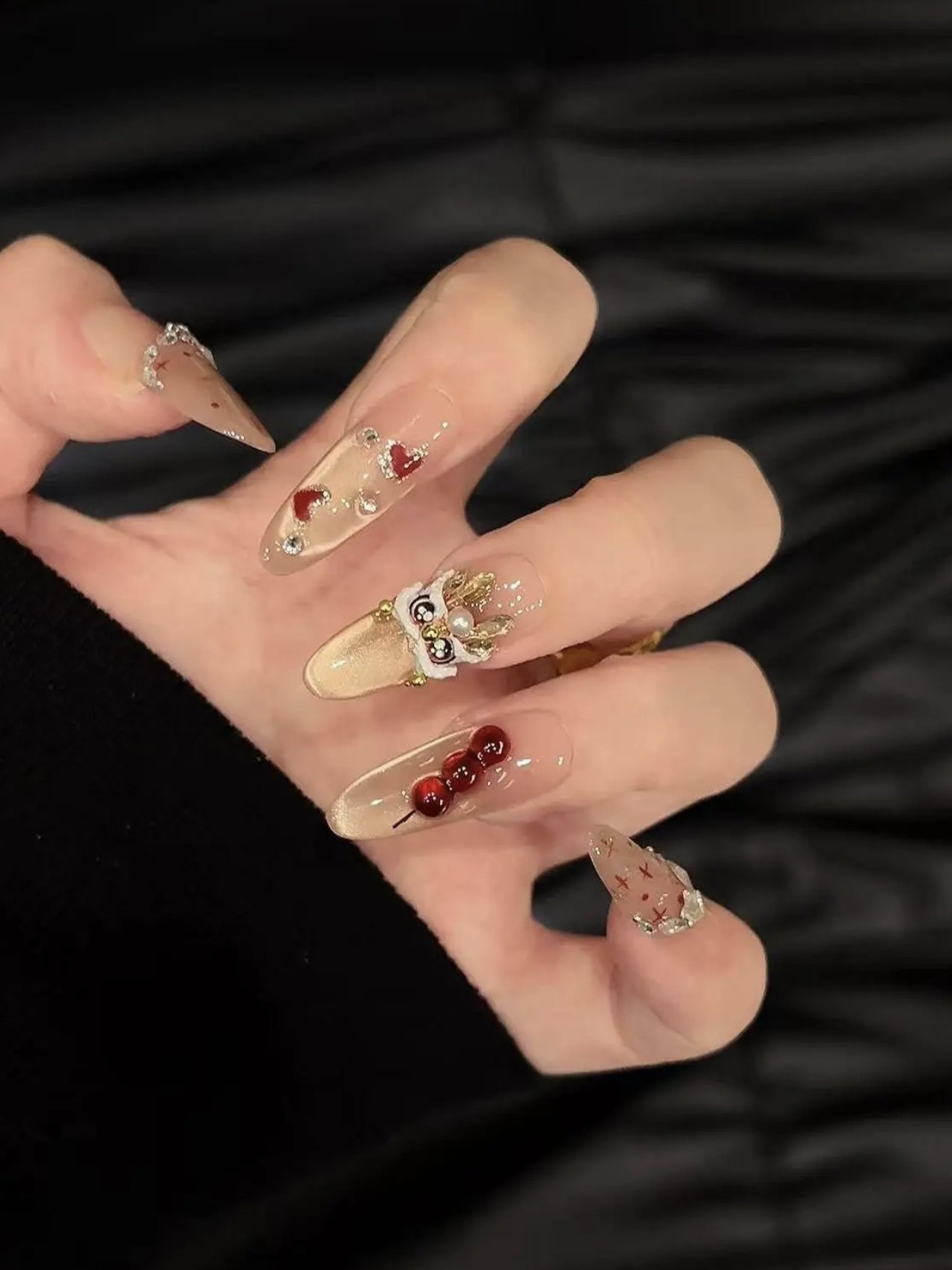 【甜酷金狮】新年氛围感金色猫眼满钻醒狮高级糖葫芦可拆卸美甲,彩妆/香水/美妆工具,穿戴甲/甲片,淘宝优惠券,粉丝福利购,淘宝优惠卷