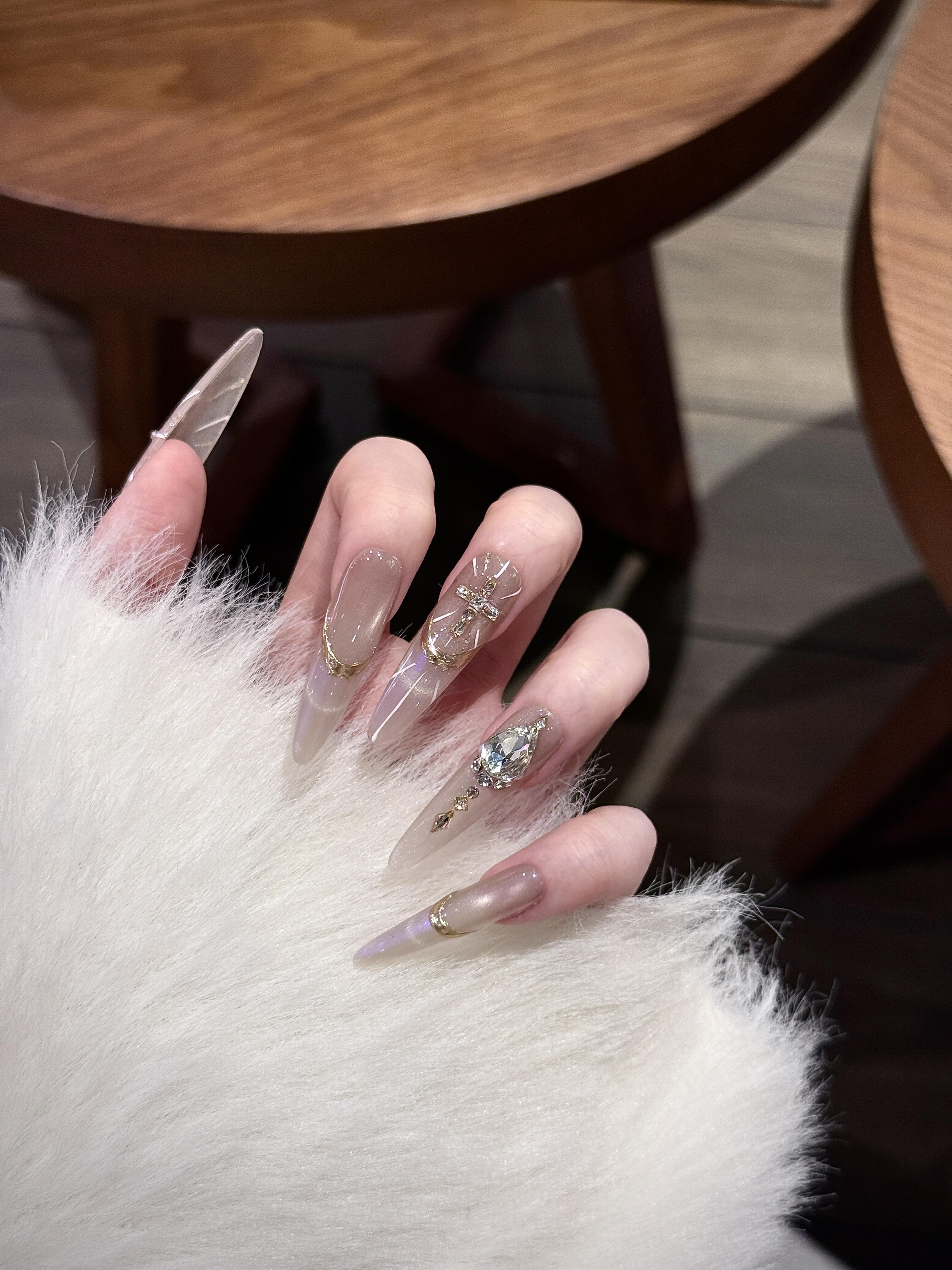 纯手工穿戴甲神谕圣光高级香槟猫眼金属十字架爆闪堆钻可拆卸美甲