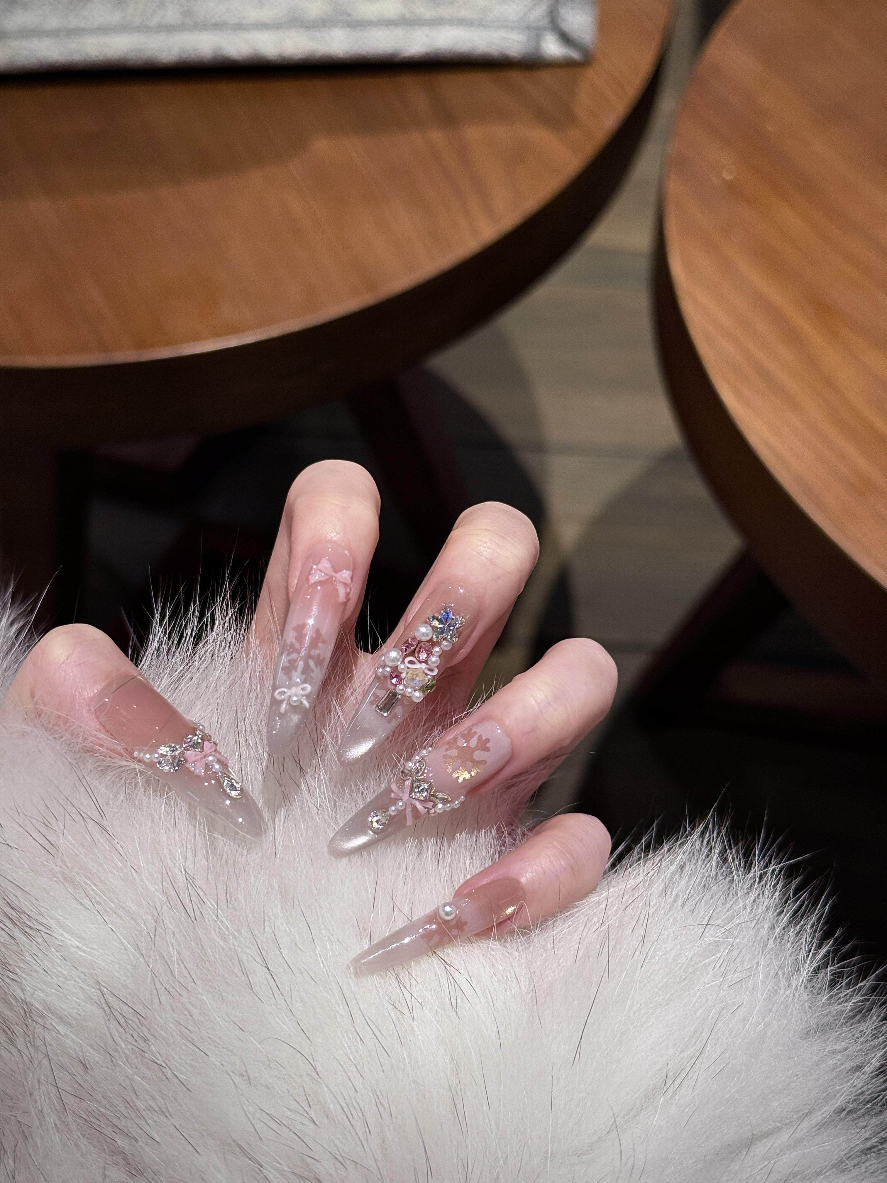 猫眼高级雪花珍珠拼钻圣诞树美甲