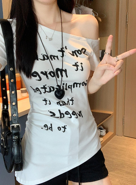 时尚辣妹风斜肩短袖t恤女夏季新款白色字母印花修身显瘦百搭上衣