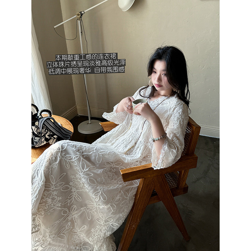 奢定重工立体珠片绣 法式V领精致花边设计感优雅连衣裙 安妮森林
