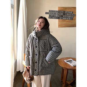 90白鹅绒 色织格纹棉重工贴边立体多口袋连帽休闲羽绒服 安妮森林