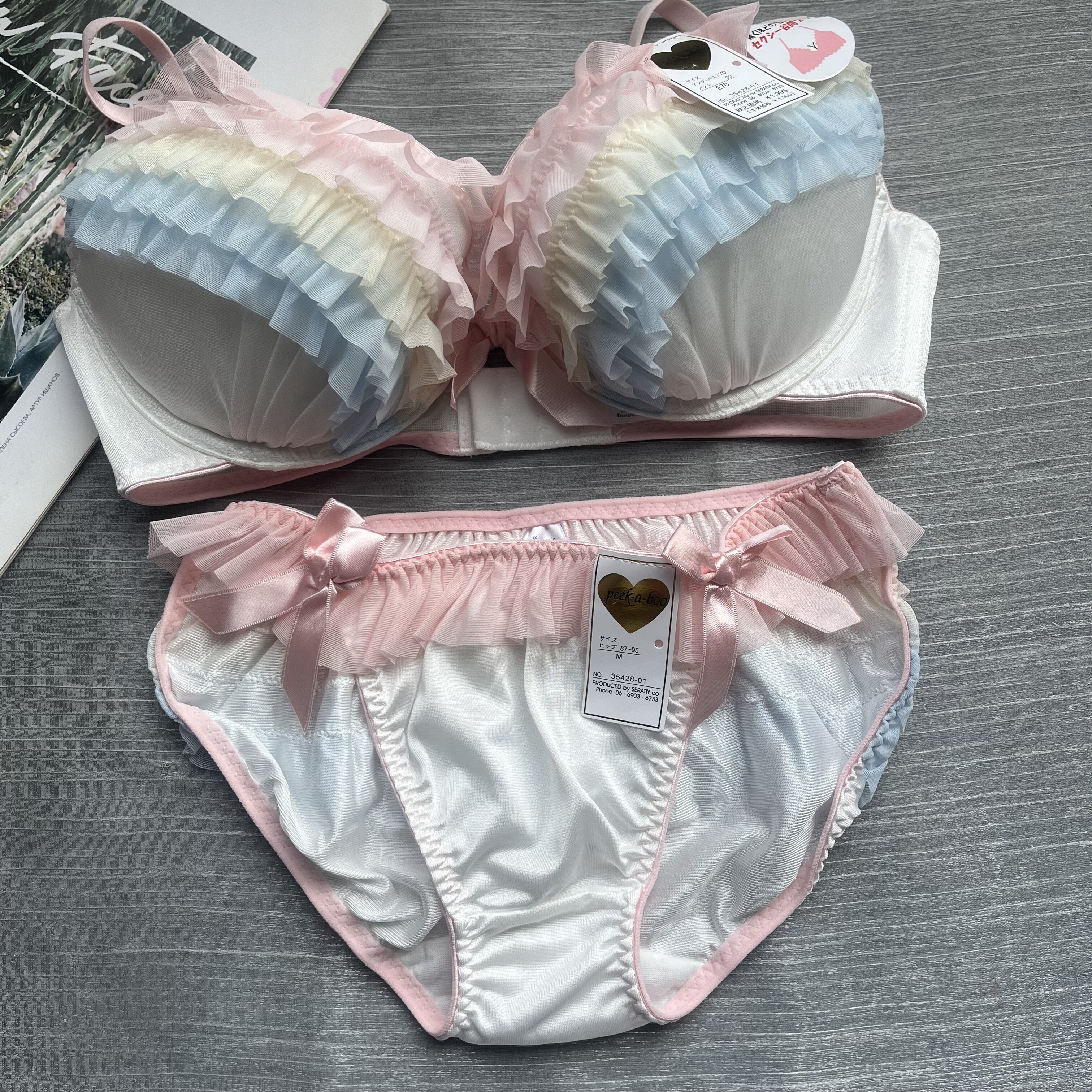 70E刺绣文胸内衣女士日单款3/4杯型胸罩有钢圈薄杯双排扣